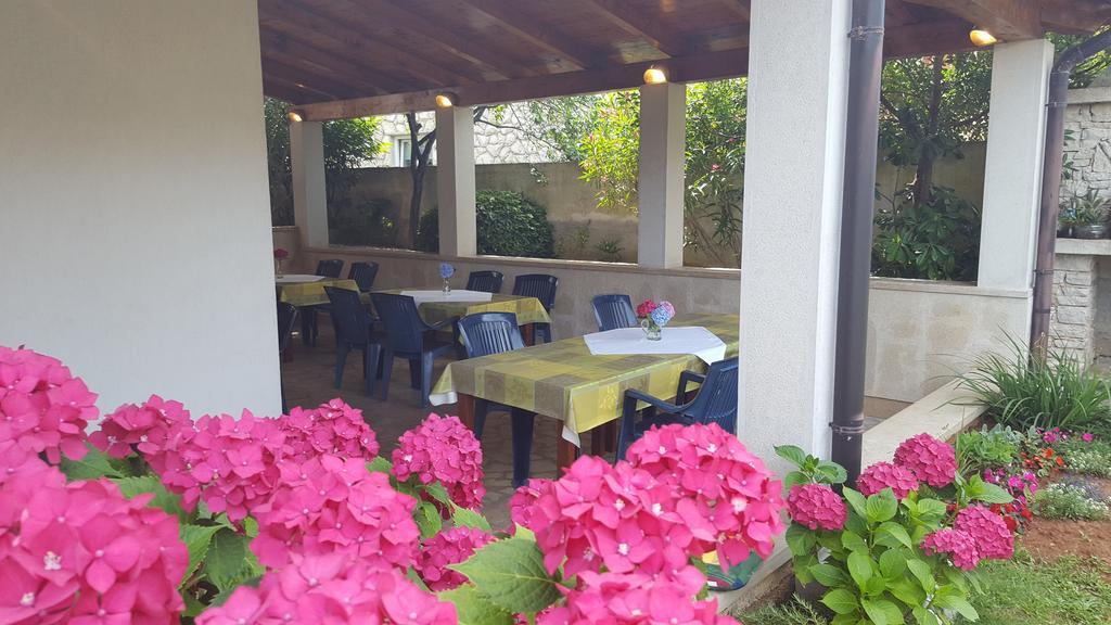 Bed & Breakfast Banjole Exterior photo